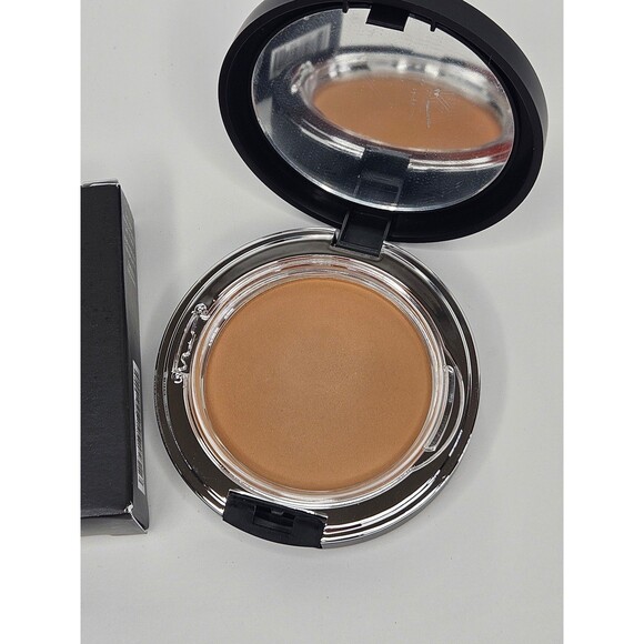 New Younique Mineral Touch Pressed Powder Foundation Satin .31oz New in Box - Picture 2 of 7